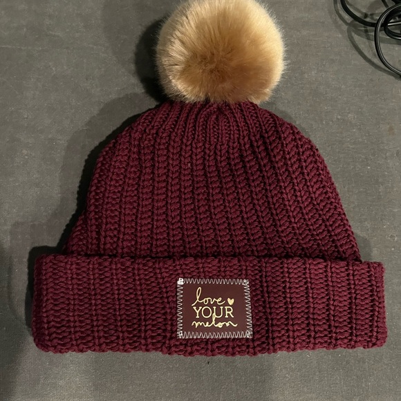 Classics Pom Beanie – Love Your Melon